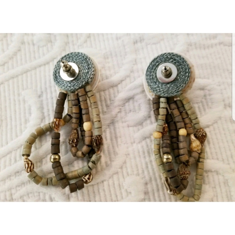 Seashell Dangle Earrings Tiny Shells Lightweight - image 3